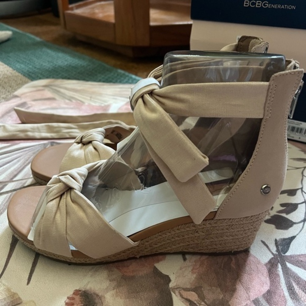 Ugg ‘Yarrow’ Espadrille Wedge Sandal - Size 9.5